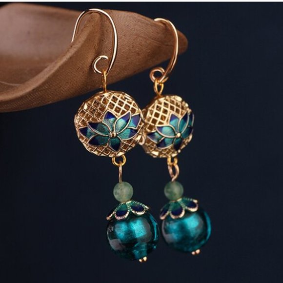 NEW 14K Gold Lotus Flower Earrings - Picture 11 of 16